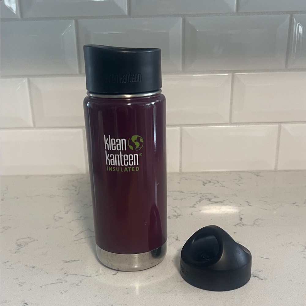 Klean Kanteen insulated with two lids